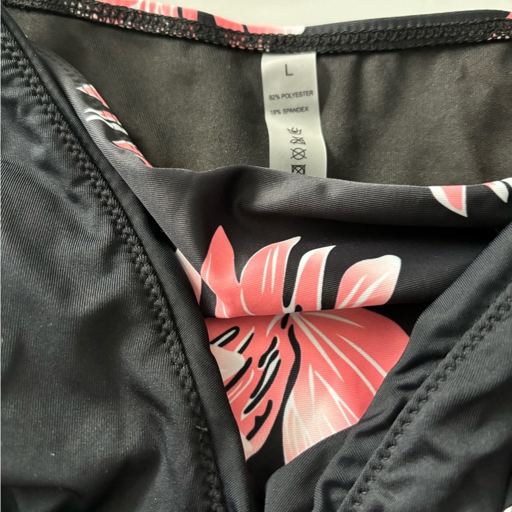 Cupshe Black Bikini Top with Pink Floral High-Waist Bottom - Picture 5 of 7